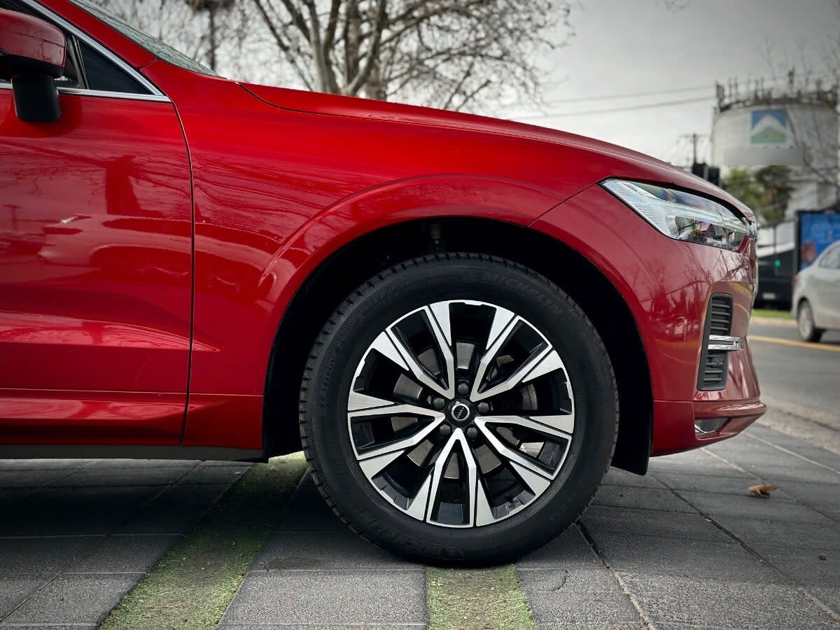Volvo Xc60 B5 Plus Hybrid año 2024