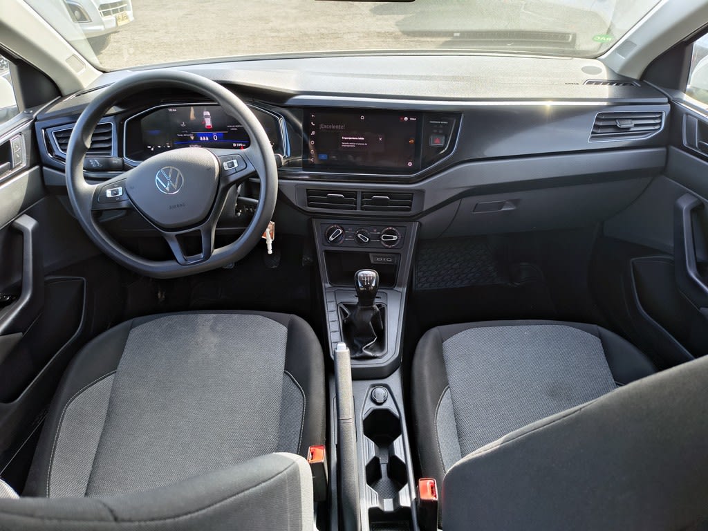 Volkswagen Polo Confortline 1.6 Gasolina 4x2 T/m año 2025