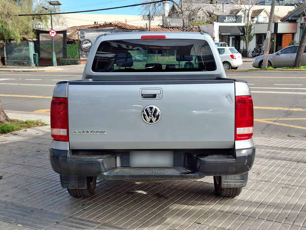 Volkswagen Amarok 2.0 Confortline 4x2 año 2023