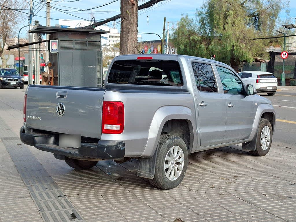 Volkswagen Amarok 2.0 Confortline 4x2 año 2023