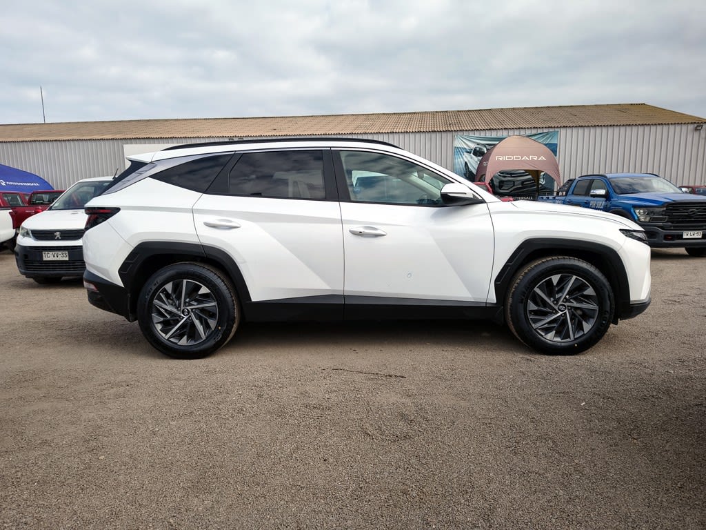 Hyundai Tucson 2.0 Gasolina 4x4 T/a año 2024