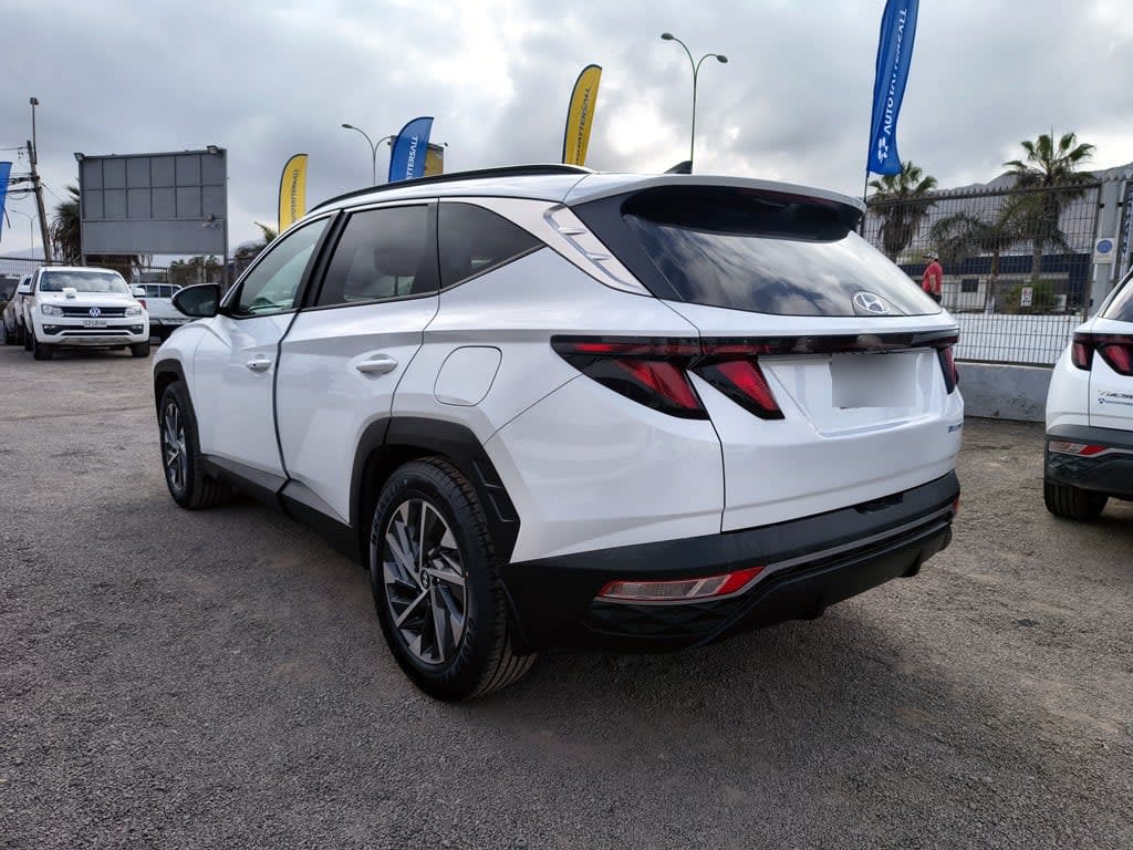 Hyundai Tucson 2.0 Gasolina 4x4 T/a año 2024