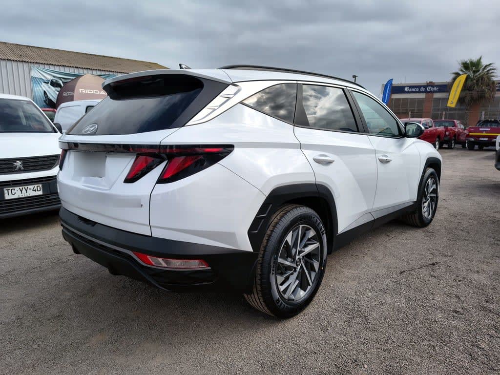 Hyundai Tucson 2.0 Gasolina 4x4 T/a año 2024