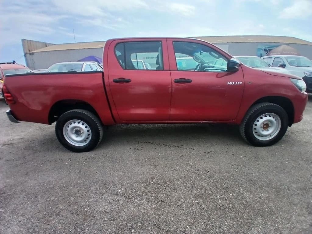 Toyota Hilux Tss 2.4 Diesel 4x2 T/m año 2022