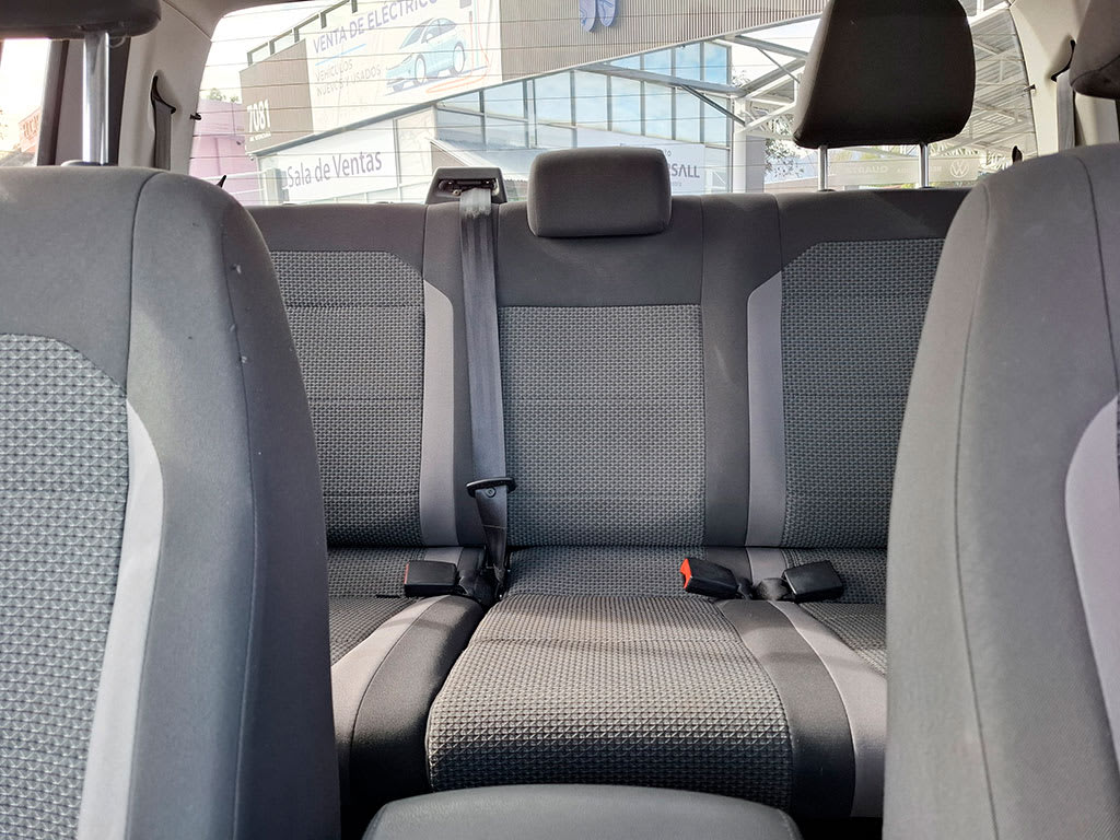 Volkswagen Amarok 2.0 Confortline 4x2 año 2023