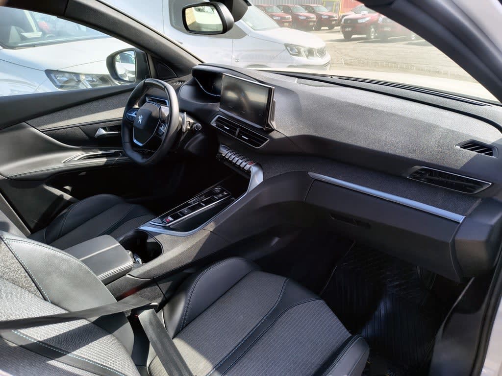 Peugeot 5008 1.6 Allure Pack año 2024