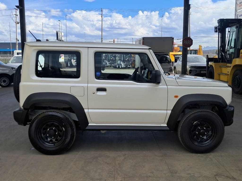 Suzuki Jimny Gl Winche Mt 4x4 Precio+ Iva año 2026