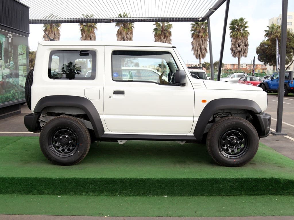 Suzuki Jimny 4x4 1.5 Gl Winche Mt Precio + Iva año 2026