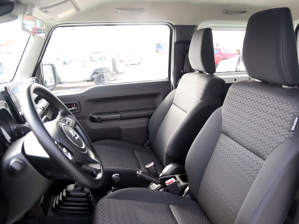 Suzuki Jimny 4x4 1.5 Gl Winche Mt Precio + Iva año 2026