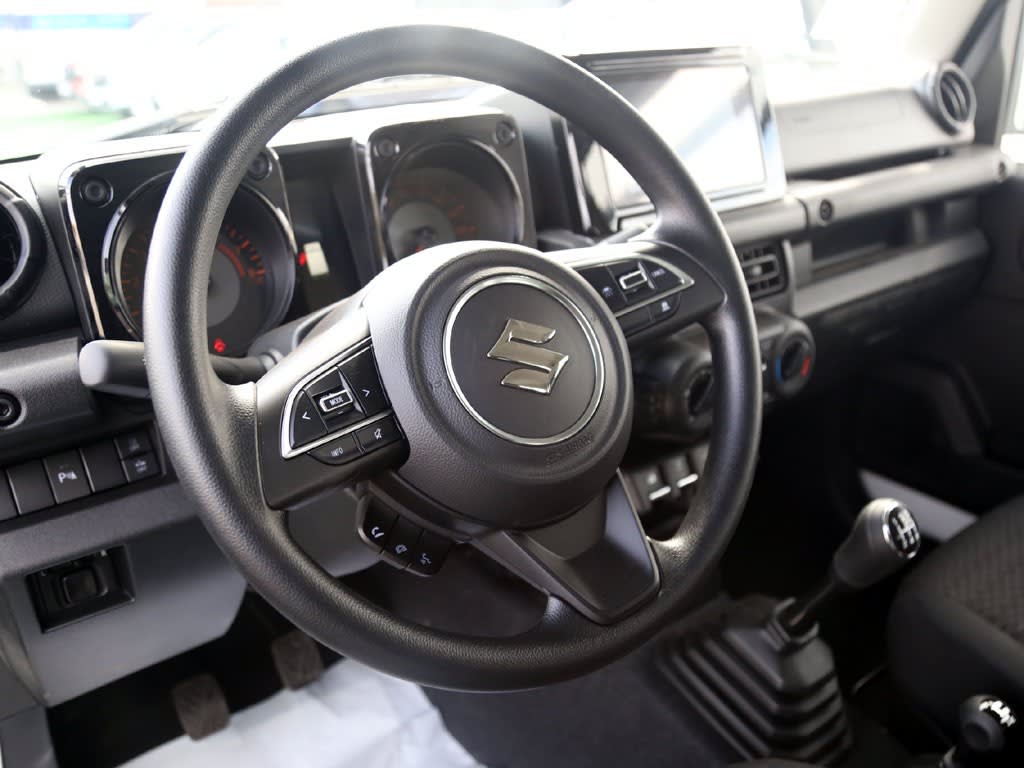 Suzuki Jimny 4x4 1.5 Gl Winche Mt Precio + Iva año 2026