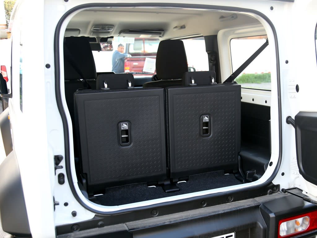 Suzuki Jimny Gl Winche Mt 4x4 Precio+ Iva año 2026