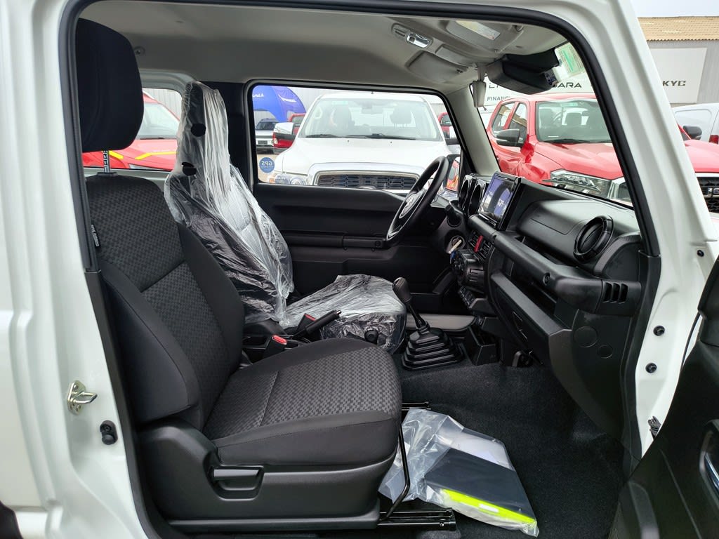 Suzuki Jimny Gl Winche Mt 4x4 Precio+ Iva año 2026