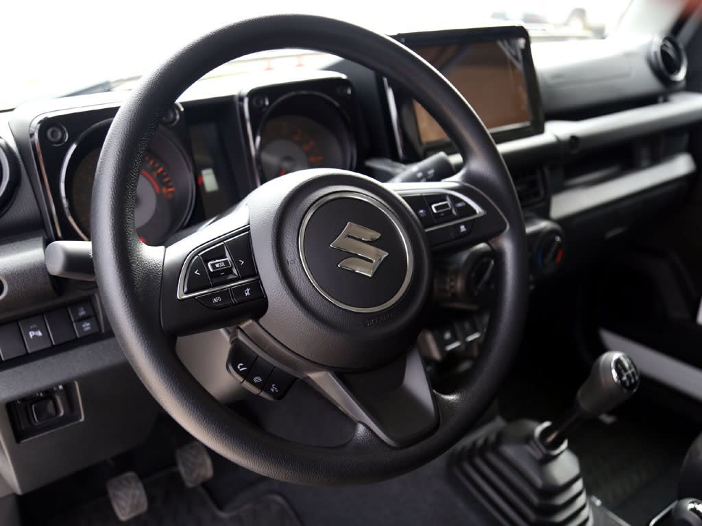 Suzuki Jimny Gl Winche Mt 4x4 Precio+ Iva año 2026