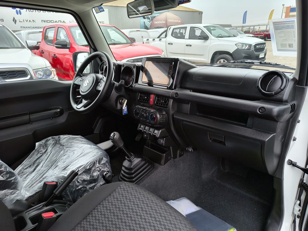 Suzuki Jimny Gl Winche Mt 4x4 Precio+ Iva año 2026