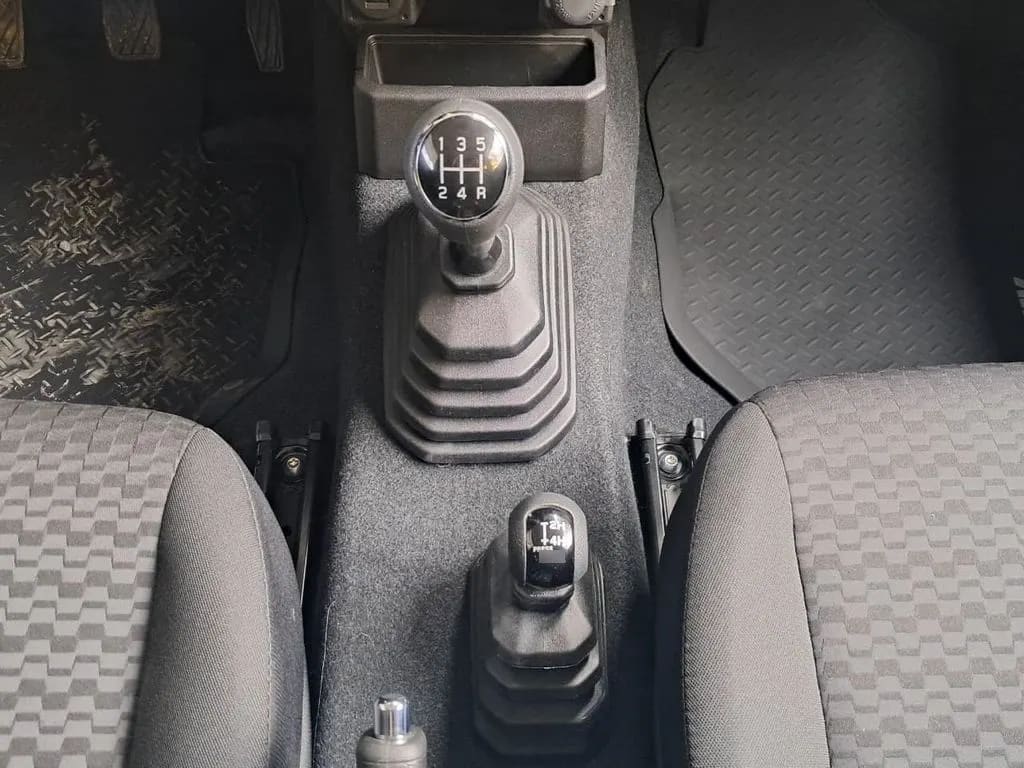 Suzuki Jimny Gl Winche Mt 4x4 Precio+ Iva año 2026