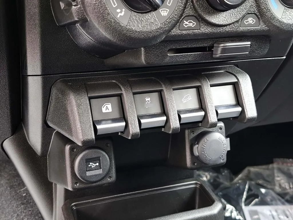 Suzuki Jimny Gl Winche Mt 4x4 Precio+ Iva año 2026