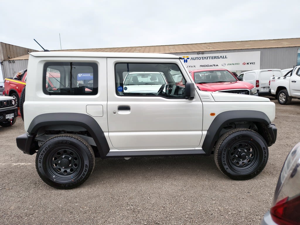 Suzuki Jimny Gl Winche Mt 4x4 Precio+ Iva año 2026