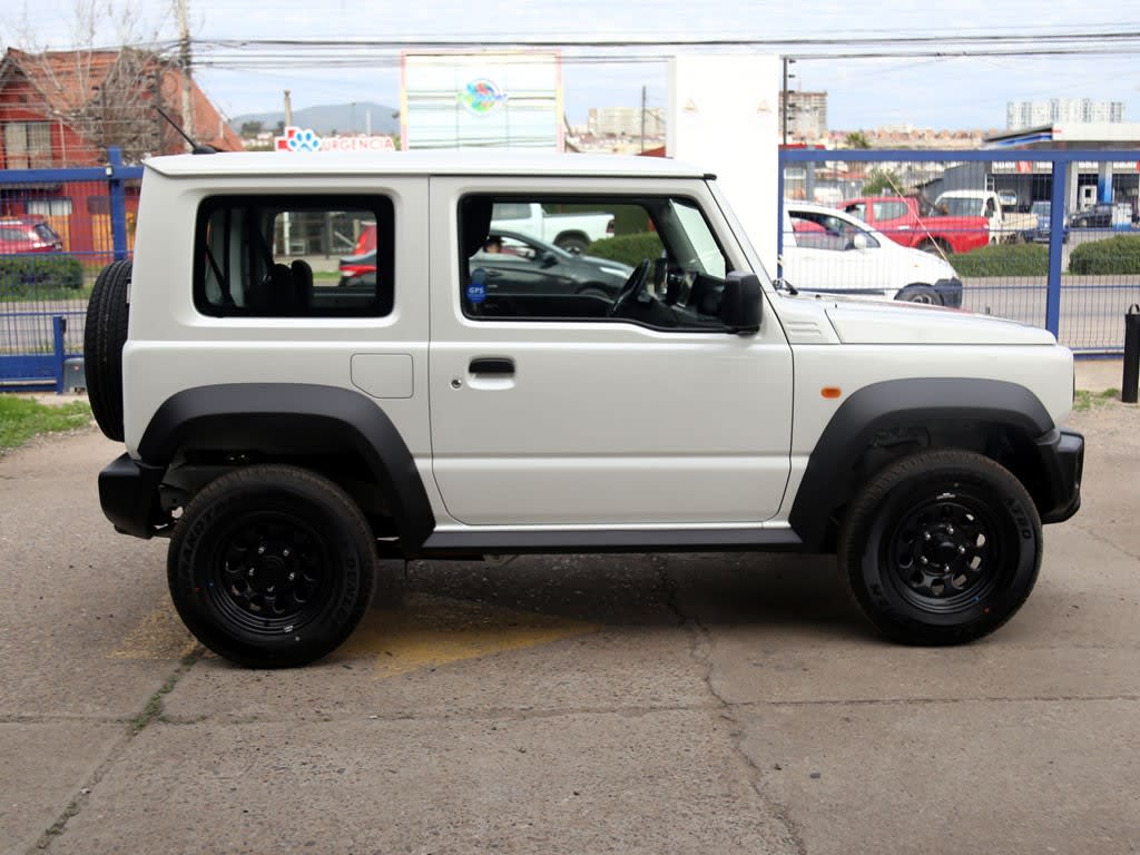 Suzuki Jimny Gl Winche Mt 4x4 Precio+ Iva año 2026