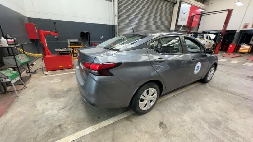 Nissan Versa 1.6 Sense 4x2 Mt 4p año 2022