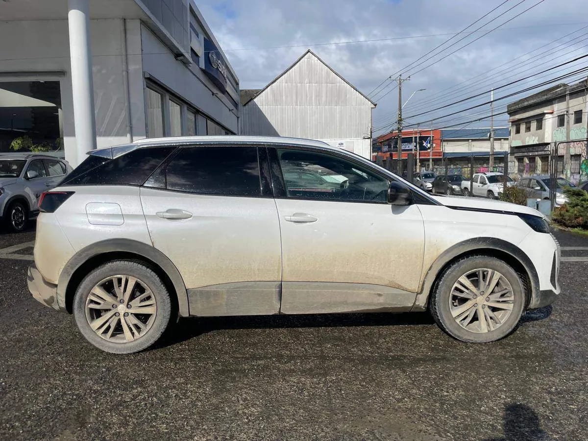 Peugeot 3008 1.2 Active Pack Puretech 130 4x2 Mt6 5p año 2024