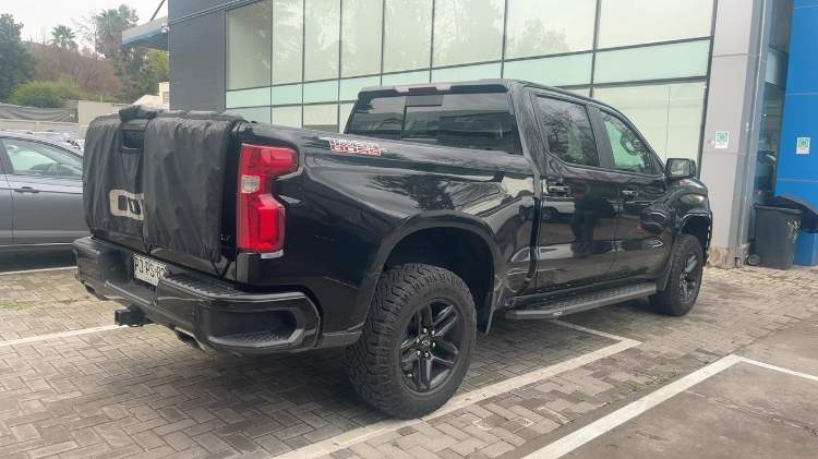 Chevrolet Silverado 5.3 Lt Trailboss Z71 4x4 At 4p año 2021