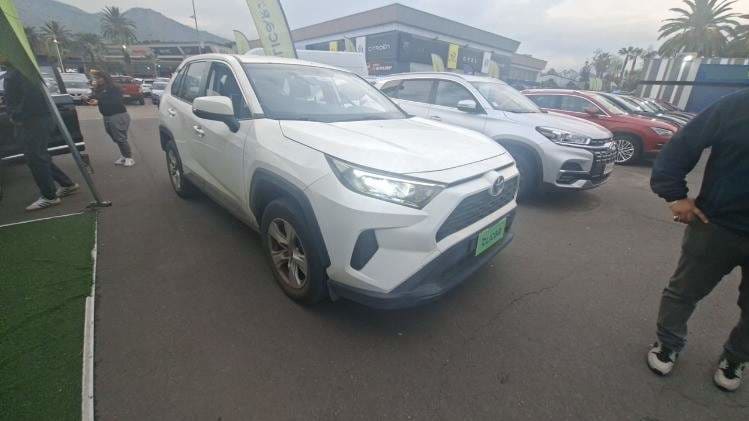 Toyota Rav 4 2.0 Le 4x2 Mt 5p año 2020