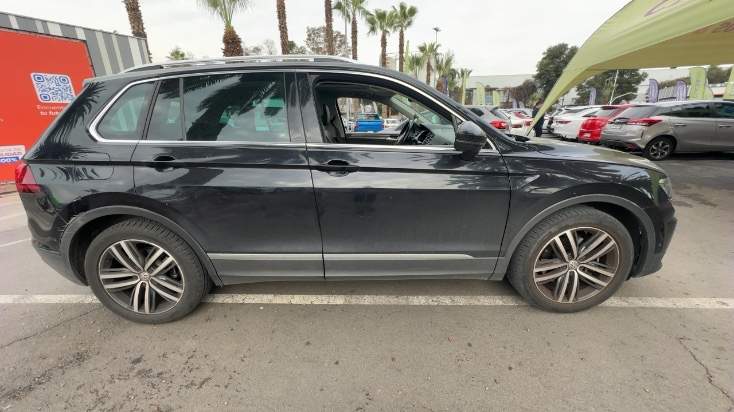 Volkswagen Tiguan 2.0 Tsi Sport 4motion 4x4 180hp At 5p año 2019