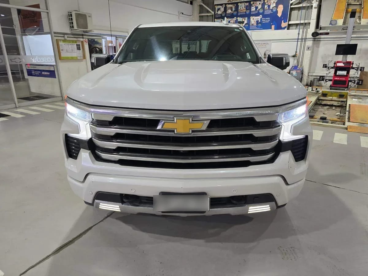 Chevrolet Silverado 3.0 High Country 4x4 At 4p año 2023