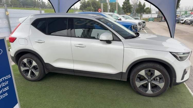 Volvo Xc40 2.0 B4 Plus Hibrido Fwd At 5p año 2024