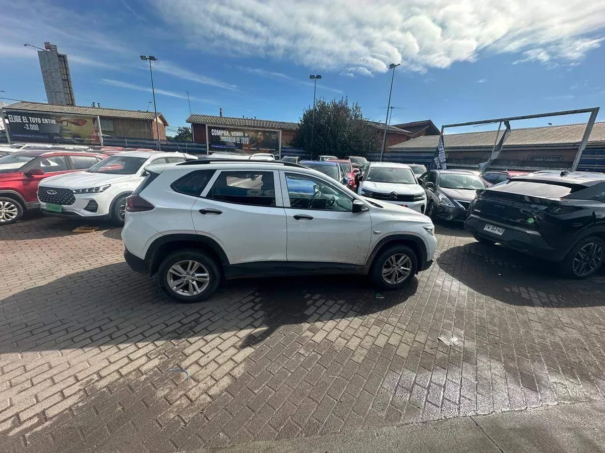 Chevrolet Tracker 1.2t Ls Fwd Mt 5p año 2023