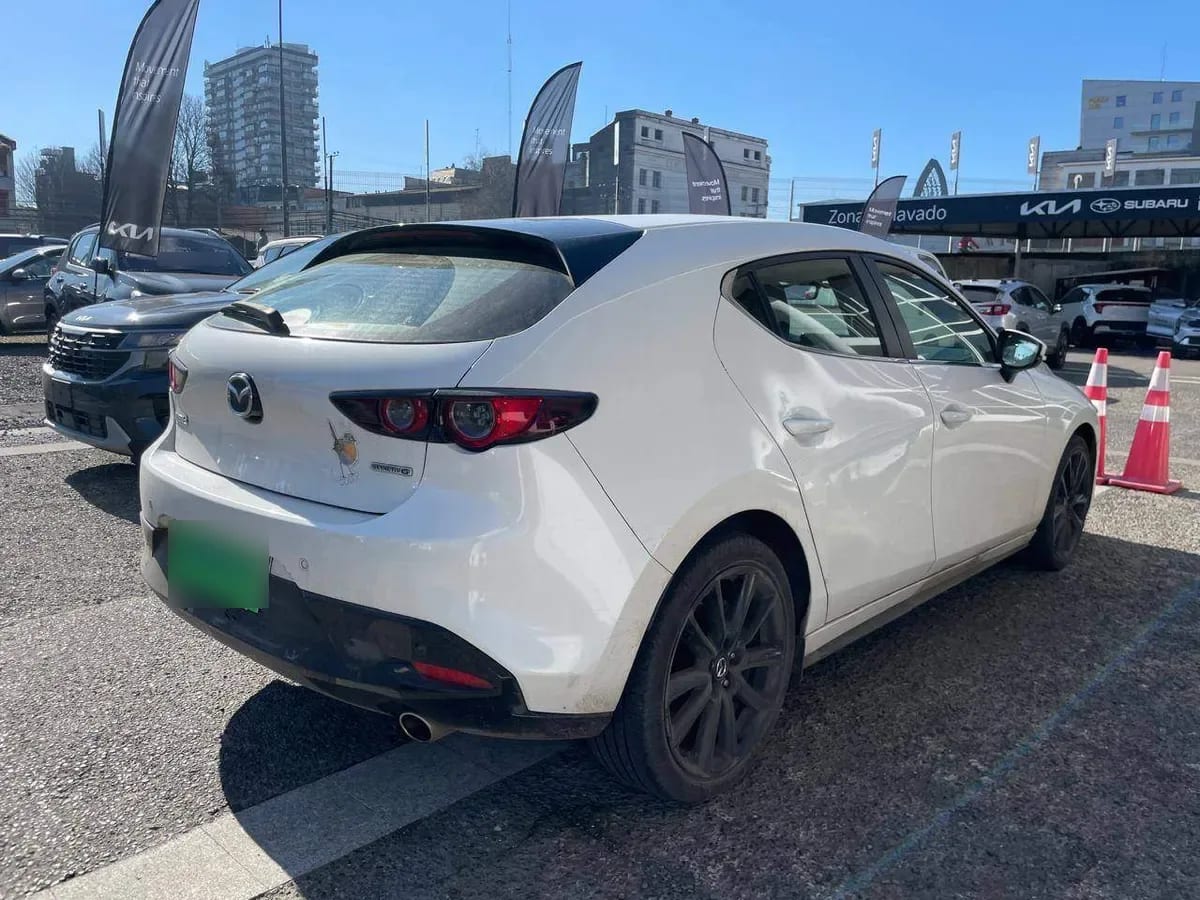 Mazda 3 2.0 S 4x2 Hb 6mt 5p año 2021