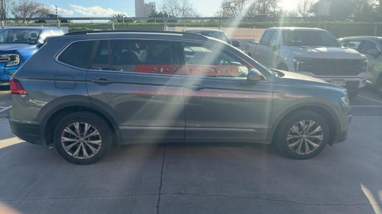 Volkswagen Tiguan 1.4 Tsi Comfortline 4x2 At 5p año 2018