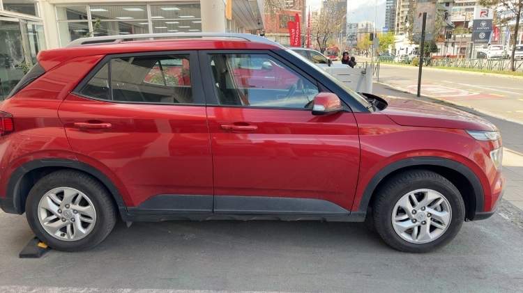 Hyundai Venue 1.6 Qx Value 4x2 Mt 5p año 2020
