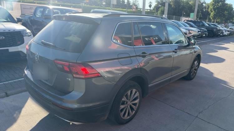 Volkswagen Tiguan 1.4 Tsi Comfortline 4x2 At 5p año 2018