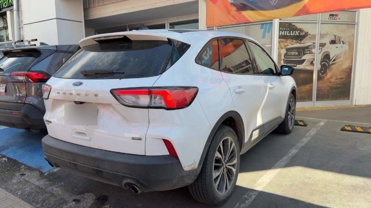 Ford Escape 2.5 Atkinson Se Hibrido Fwd At 5p año 2023