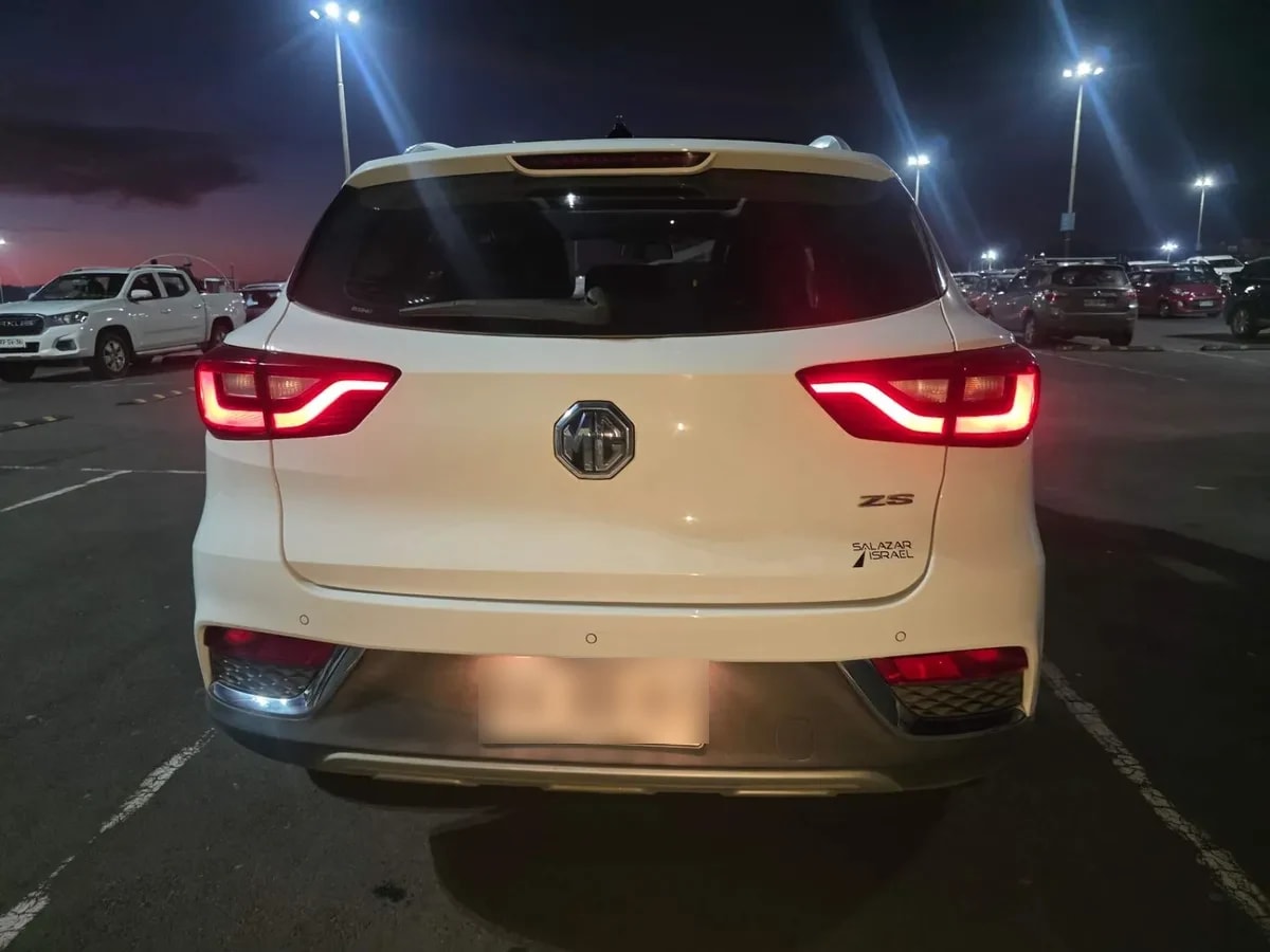 MG Mg Zs 1.5 Comfort 4x2 At 5p año 2023