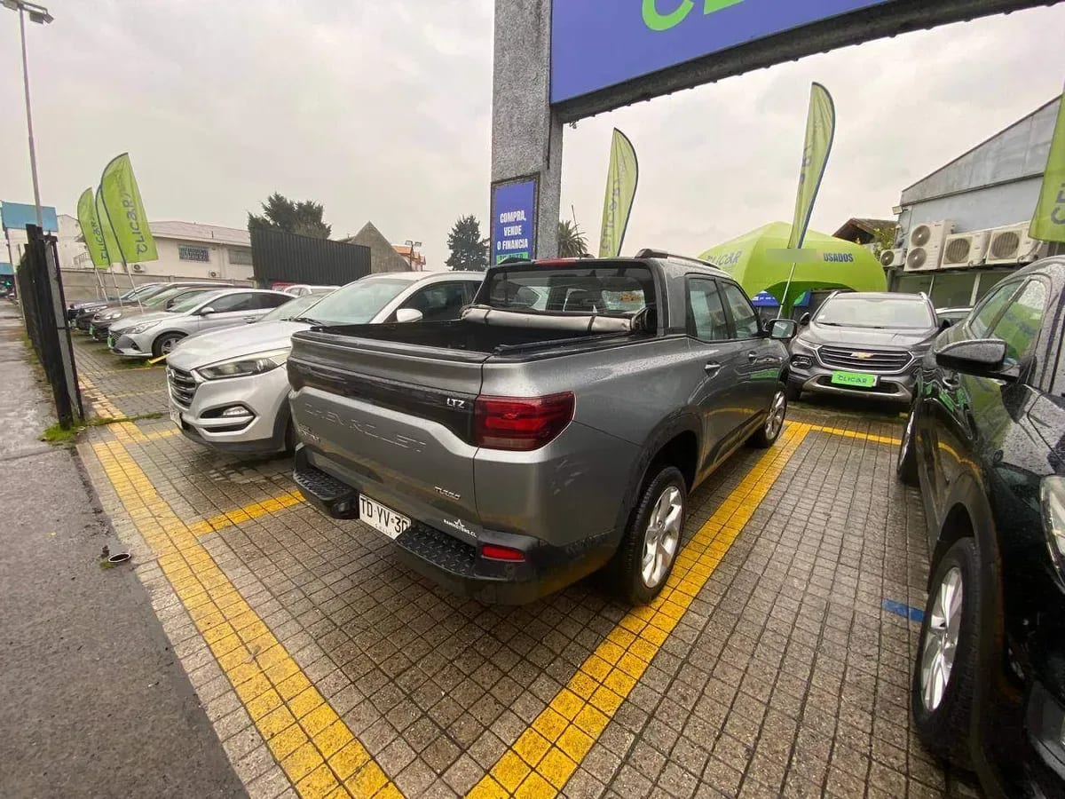 Chevrolet Montana 1.2t Ltz R 4x2 At 4p año 2024