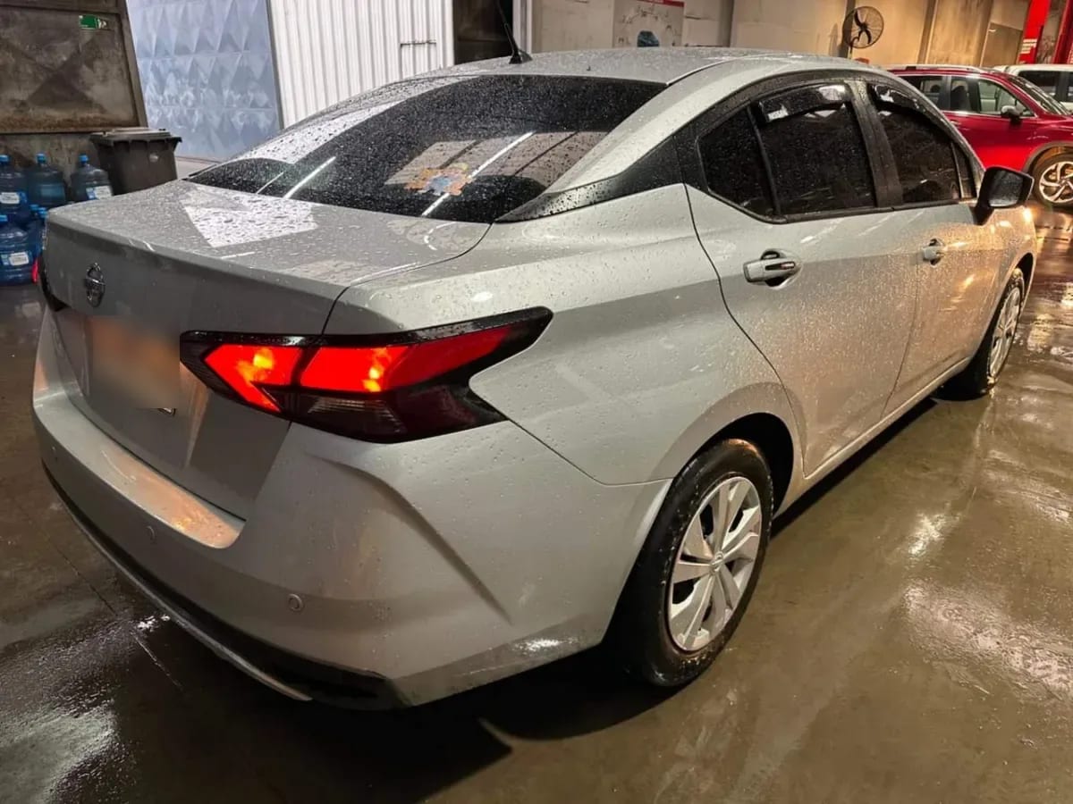 Nissan Versa 1.6 Sense 4x2 Mt 4p año 2021