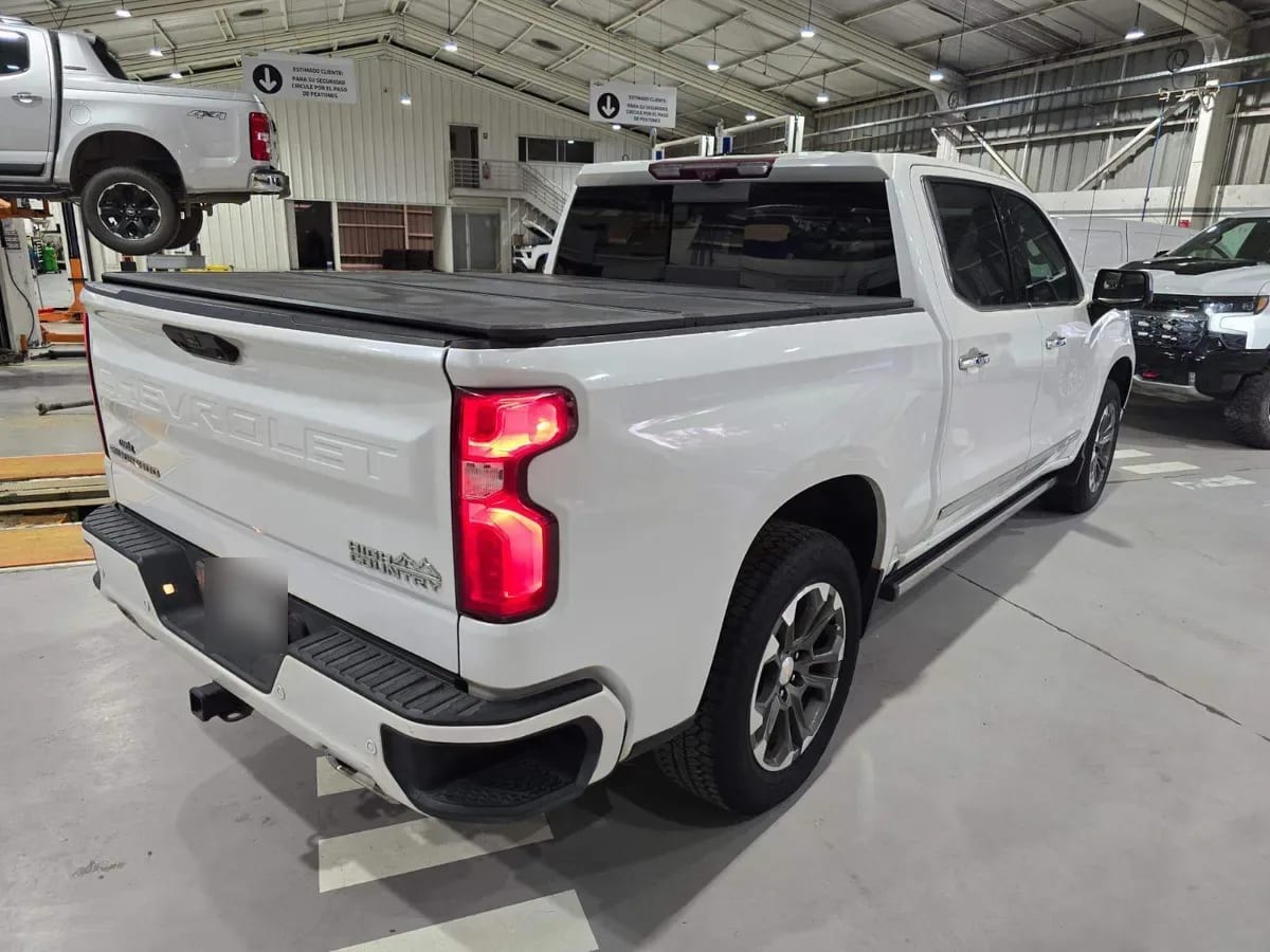 Chevrolet Silverado 3.0 High Country 4x4 At 4p año 2023