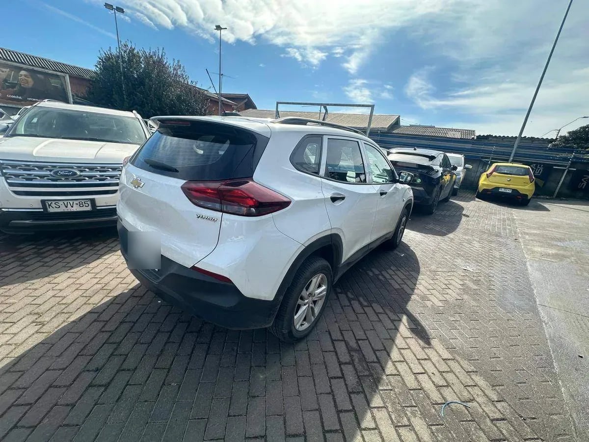 Chevrolet Tracker 1.2t Ls Fwd Mt 5p año 2023