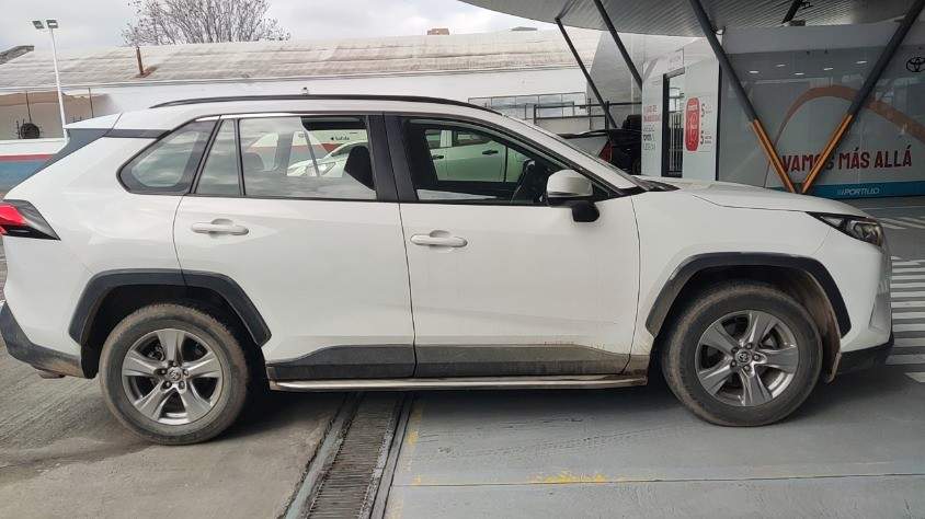 Toyota Rav 4 2.0 Le 4x2 Mt 5p año 2022
