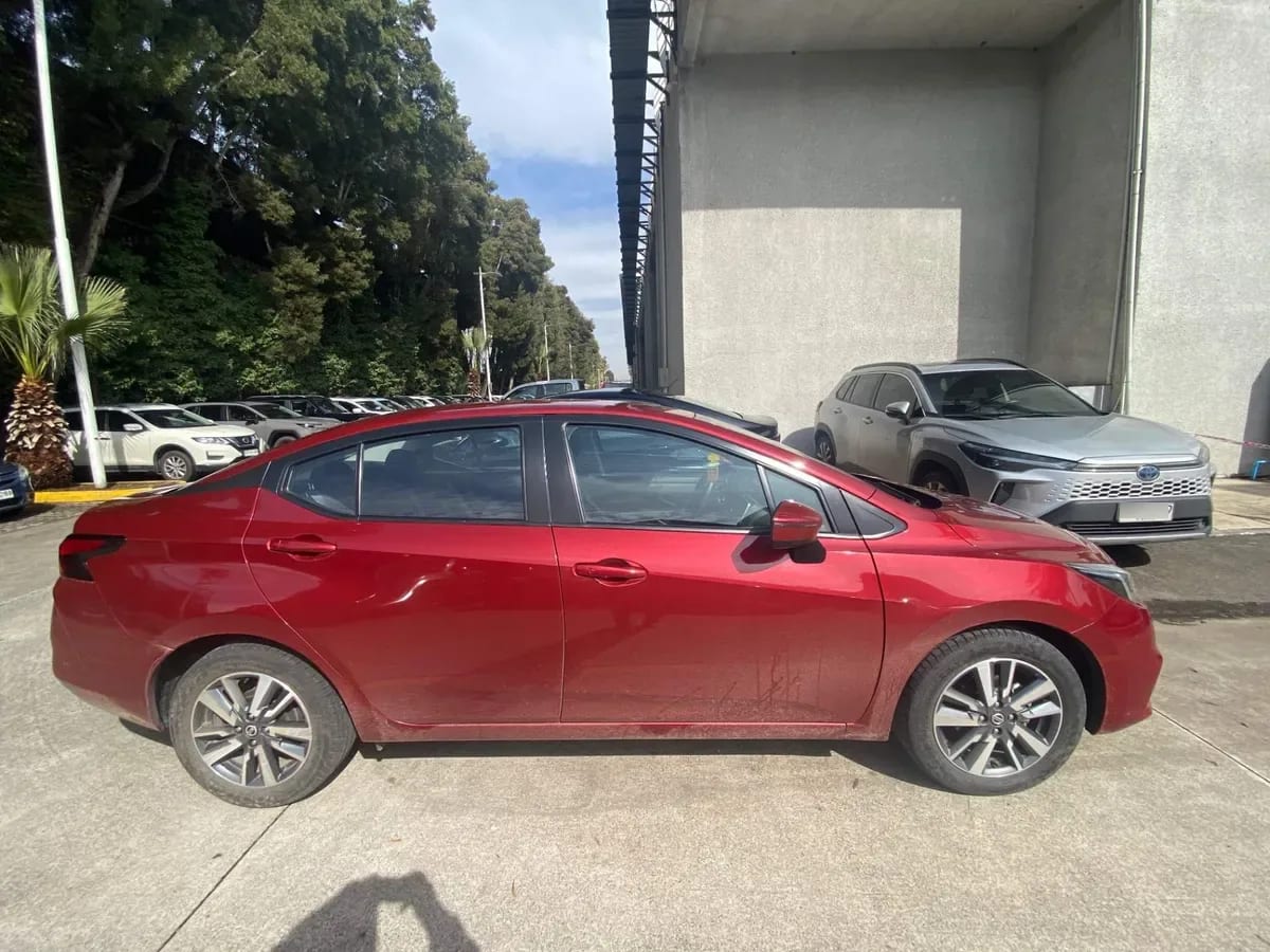 Nissan Versa 1.6 Advance 4x2 Cvt At 4p año 2021
