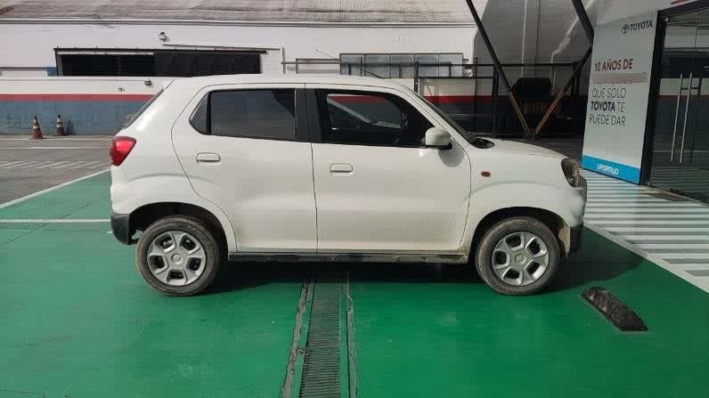 Suzuki Spresso 1.0 Glx 4x2 Mt 5p año 2022