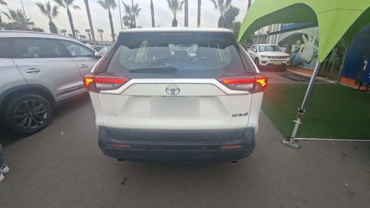 Toyota Rav 4 2.0 Le 4x2 Mt 5p año 2020