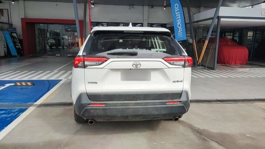 Toyota Rav 4 2.0 Le 4x2 Mt 5p año 2022