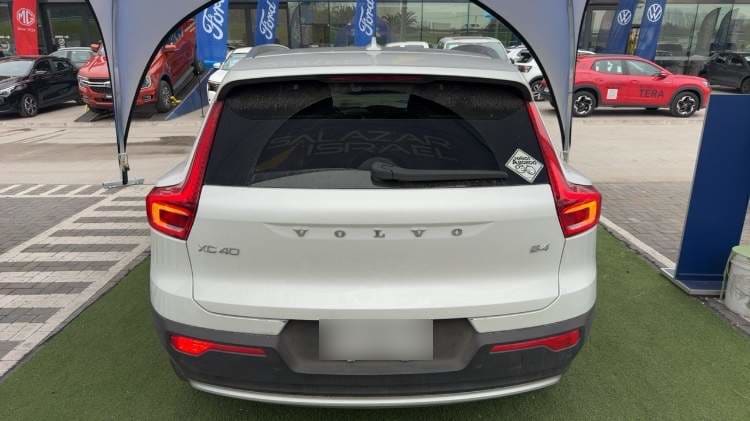 Volvo Xc40 2.0 B4 Plus Hibrido Fwd At 5p año 2024