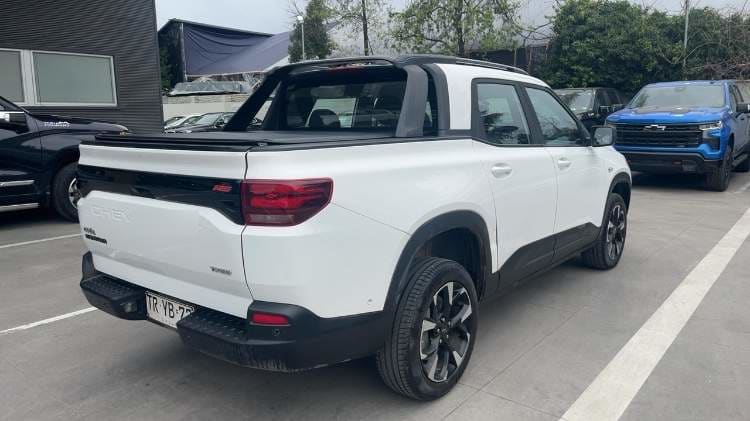 Chevrolet Montana 1.2t Rs R 4x2 At 4p año 2024