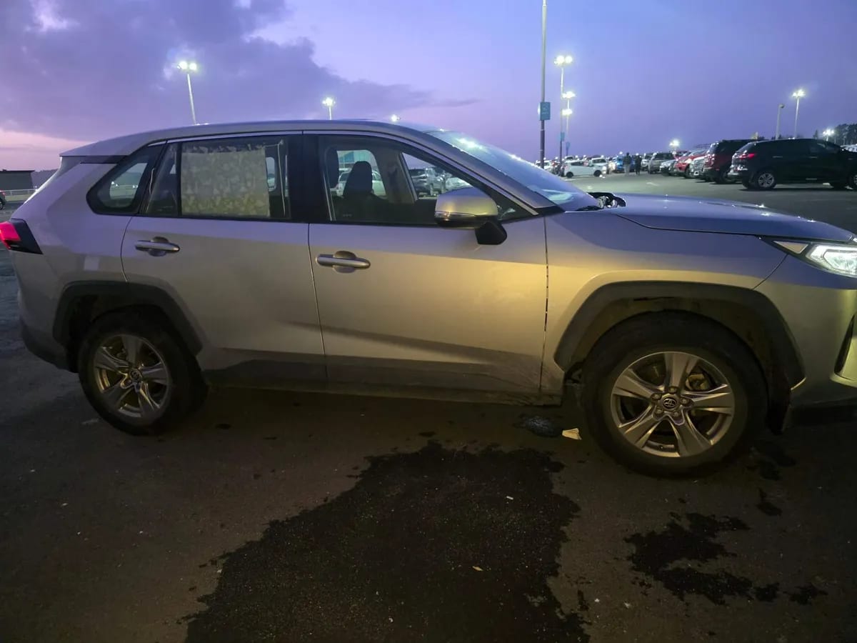 Toyota Rav 4 2.0 Le 4x2 Mt 5p año 2022