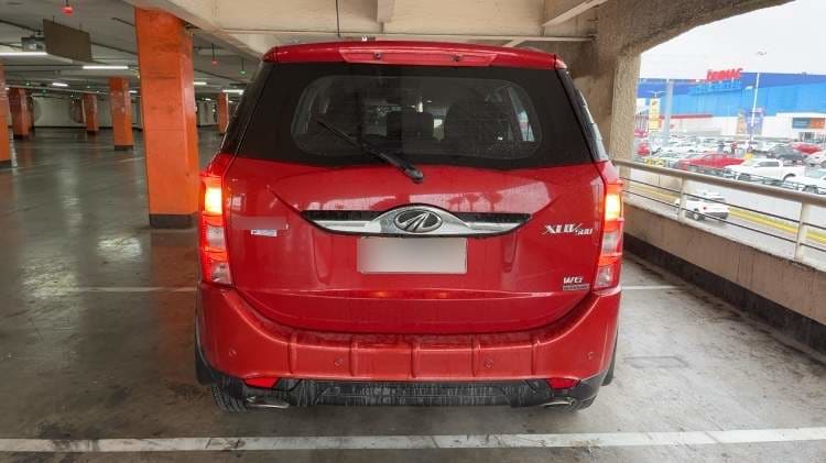 Mahindra Xuv 500 2.2 Fl Base 4x2 Gas At 5p año 2019