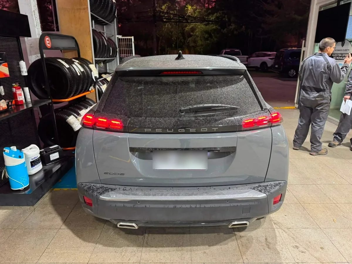 Peugeot 2008 1.2 Allure Pack Puretech 130 4x2 At 5p año 2024